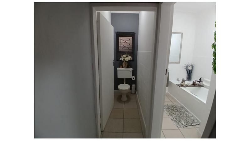 To Let 3 Bedroom Property for Rent in Uitenhage Eastern Cape